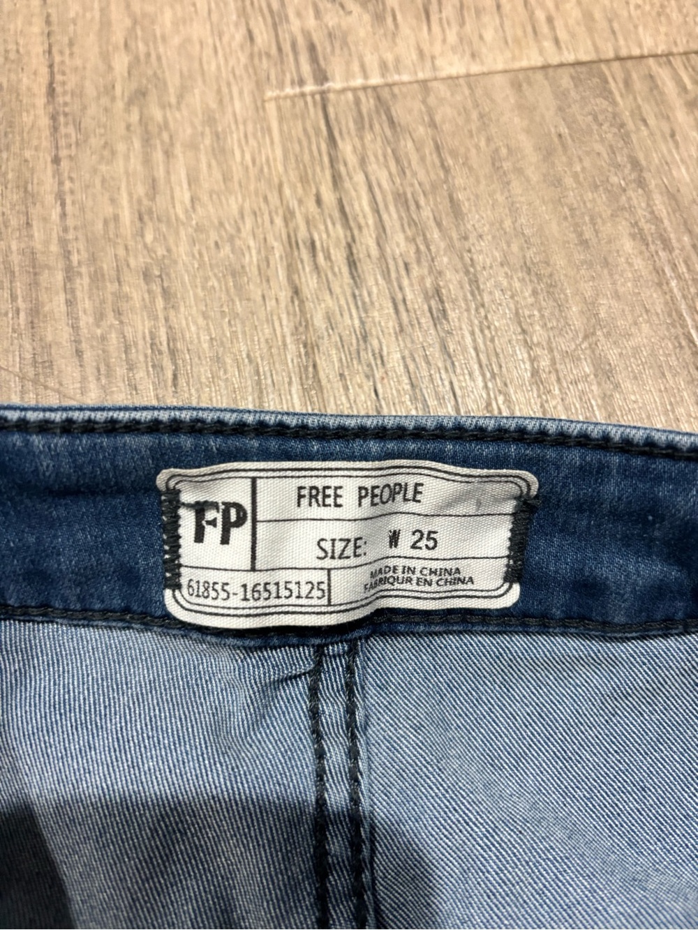 Free People Just Float On Flared Denim Jean Size 25 - Picture 4 of 5